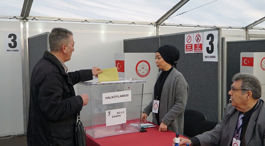 Alman istihbaratından referandum uyarısı