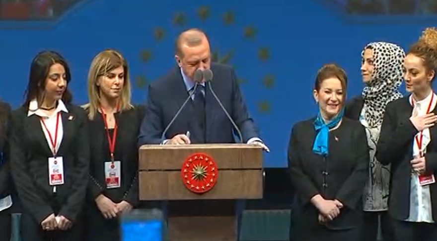 Erdoğan ‘evet’ toplantısında konuştu