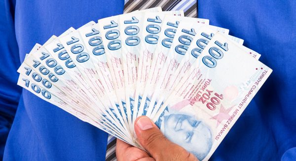 30 yıldan fazla çalışan emekli memurların ödemesi hesaplarına yattı