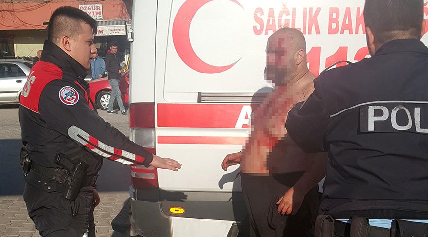 14 yaşındaki kızı taciz eden kişiyi linçten polis kurtardı