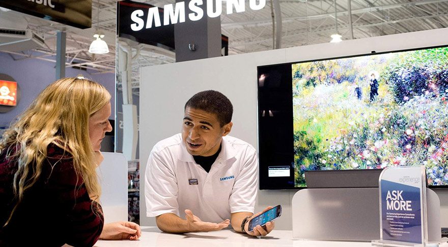 Samsung mağazasında yangın çıktı