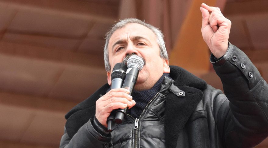 Sırrı Süreyya Önder: Kandil’e bombardımanı Adalet Bakanı durdurdu