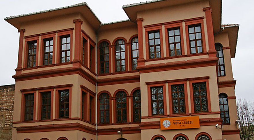 Vefa Lisesi Mun konferansı başlıyor