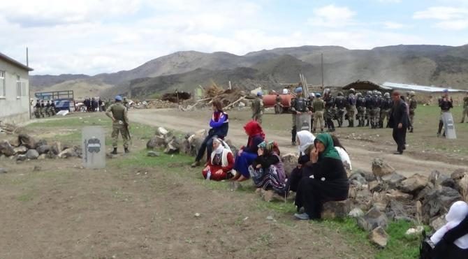 Asırlık, Kıjik Mezrası'nda yıkım köylüleri ağlattı