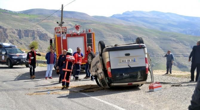 Siirt'te otomobil takla attı: 5 yaralı