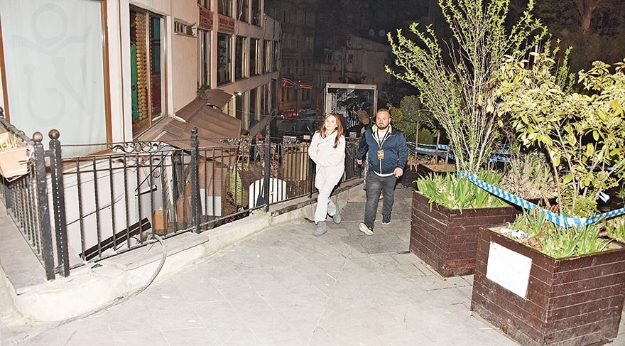 Sokakta pijamayla görenler şaşırdı