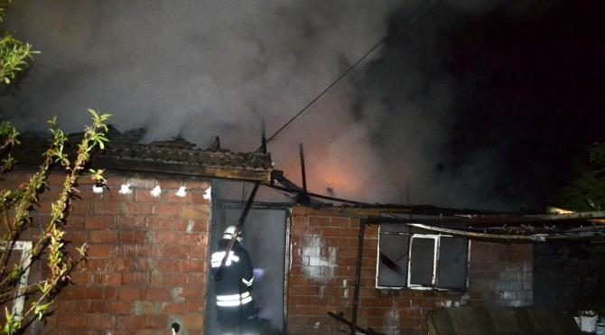 Karabük'te aynı kişiye ait 2 ev yandı