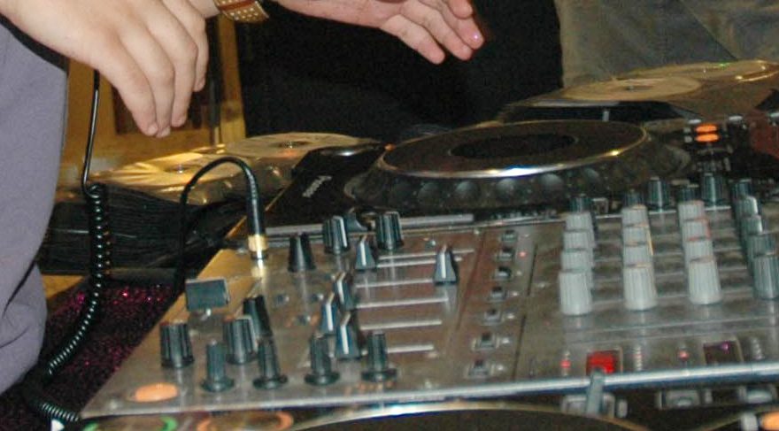 Tunus’ta ezanı ‘remix’ yapan DJ cezalandırıldı