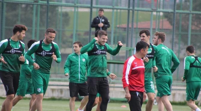 Bursaspor’da eğlenceli antrenman