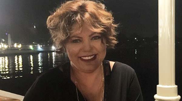 İzel, doğum gününde aldığı sıra dışı hediyeyle mutluluktan havalara uçtu