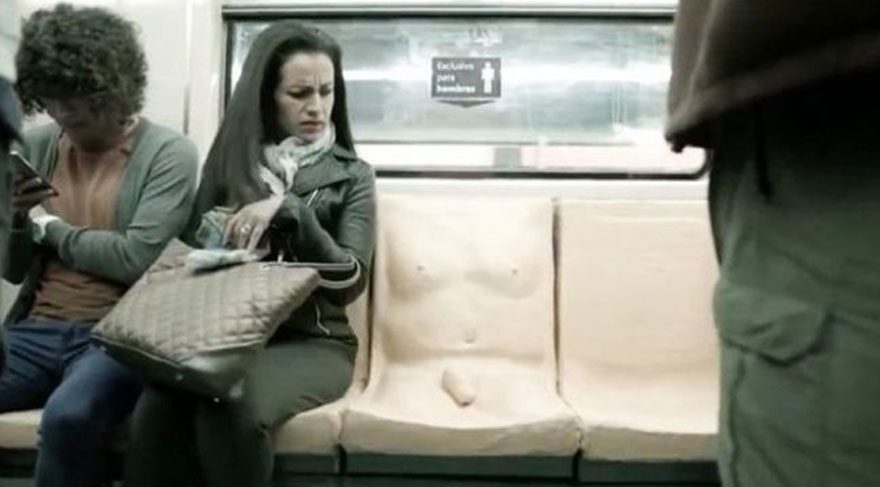 Meksika’da metroya ‘penisli koltuk’ konması tepki çekti