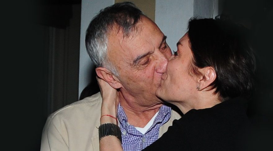 Mustafa Alabora ve Banu Zeytinoğlu dostlarıyla bir araya geldi