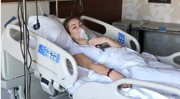 Şarkıcı Petek Dinçöz, bronşit tanısıyla hastaneye yatırıldı