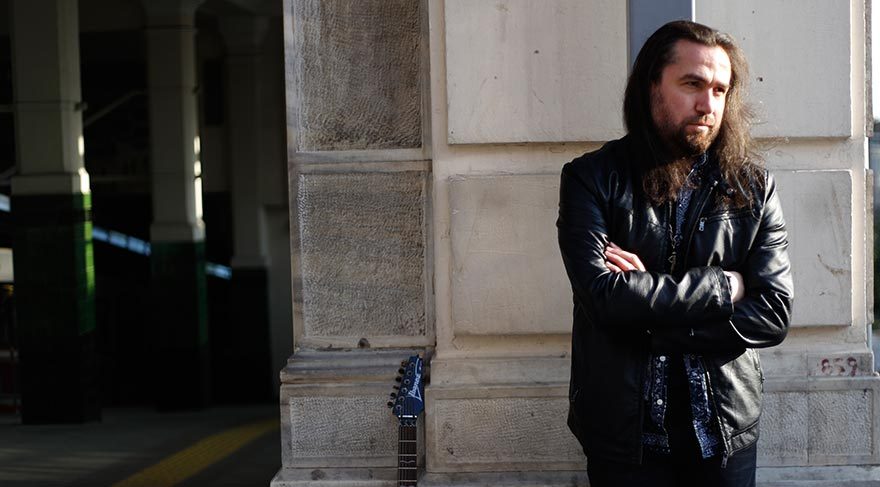 Köyüne rock müzik getiren adam