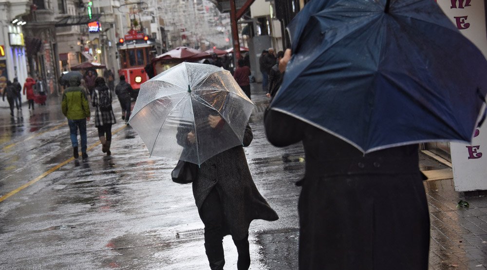 İstiklal Caddesi şu anda İstanbul'a yakışmayan bir görünüme sahip. Fotoğraf: Depo Photos