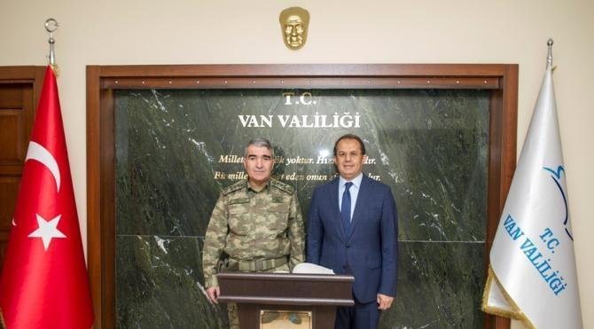 3'üncü Ordu Komutanı, Van Valisini ziyaret etti