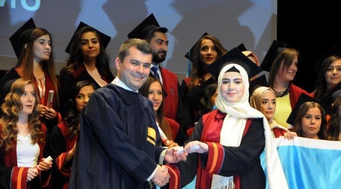Kalyoncu Üniversitesi'nde mezuniyet coşkusu