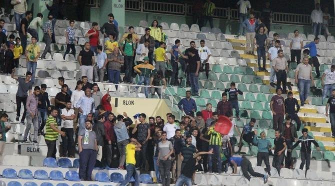 Şanlıurfa'da maç sonu gerginliğe polis müdahalesi