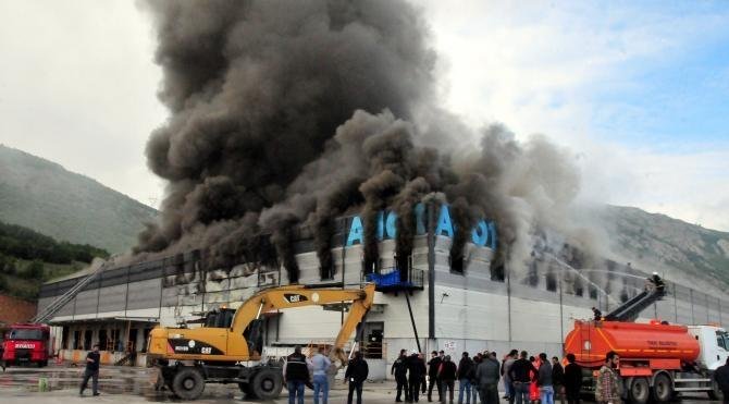 Tokat'ta organize sanayi bölgesinde yangın (1)