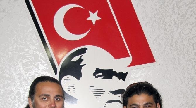 Eciyes'in zirvesinde 150 metrakarelik dev Türk bayrağı açtılar