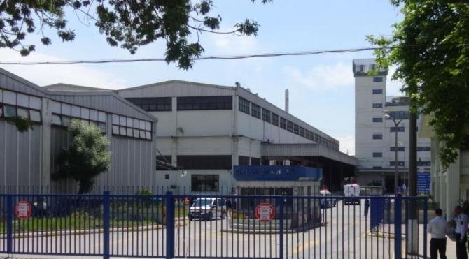 Çayırova'da cam elyaf fabrikasında yangın ucuz atlatıldı