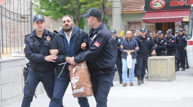PKK/KCK operasyonunda gözaltına alınan 14 kişi adliyede