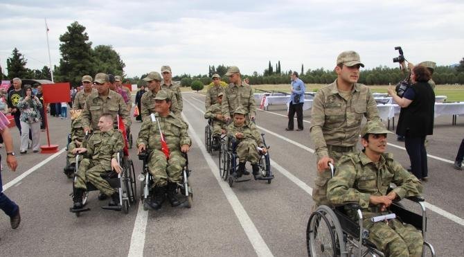 Engelli gençlerin askerlik gururu