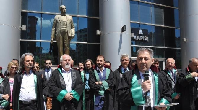 Eskişehir Barosu'ndan Atatürk'e hakarete suç duyurusu