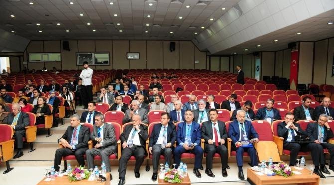 Türk ve Irak üniversiteleri Van'da bir araya geldi