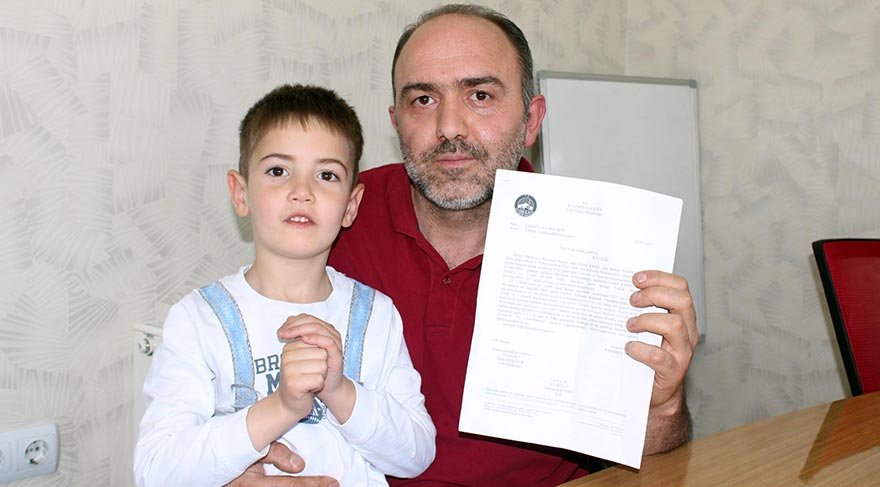 Berkay konuşabilmek için yardım bekliyor