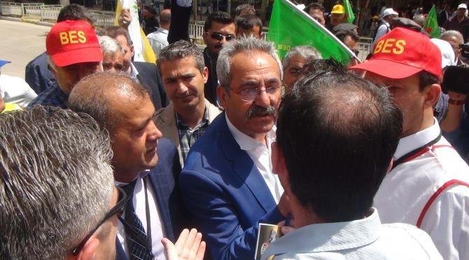 HDP'li Yıldırım ile polis arasında 'pankart' tartışması
