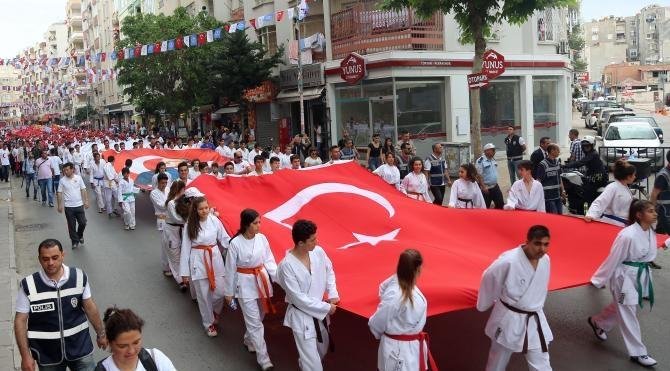 Mersin'de coşkulu 19 Mayıs kutlamaları