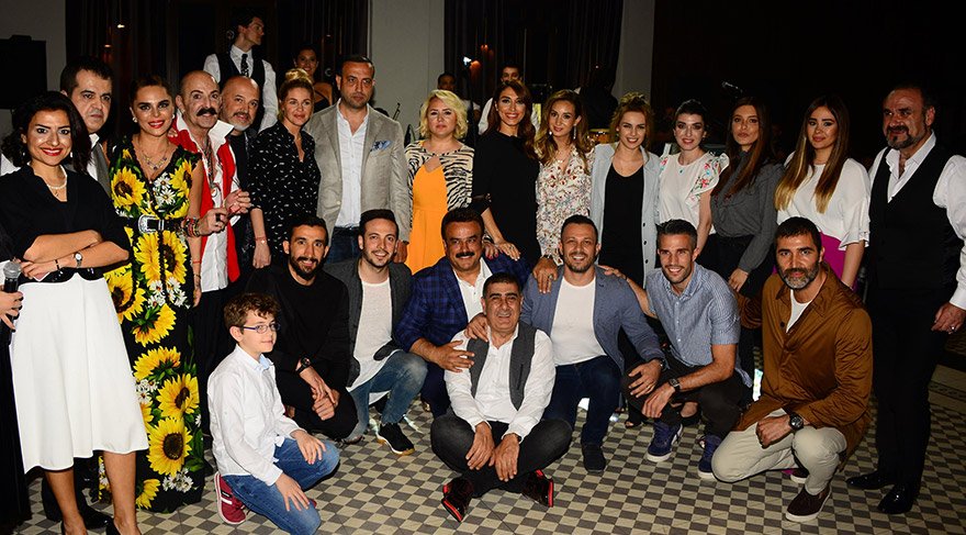Selda – Mehmet Topal çifti, huzurevi sakinlerini iftar davetinde ağırladı