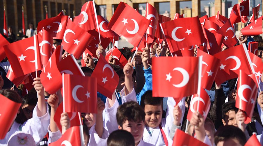 Terazi: Risk içeren yatırımlardan uzak durmakta fayda var. Kredi için bankaları araştırabilirsiniz. Ortaklaşa işlerden elde ettiğiniz kazançları arttırmaya yönelik fikirleri ortaya koyabilirsiniz. Zihnen yoğun bir hafta sizleri bekliyor. Sürekli bir şekilde, bir şeyleri planlayarak ve organize ederek geçirmeniz gerekebilecek.
