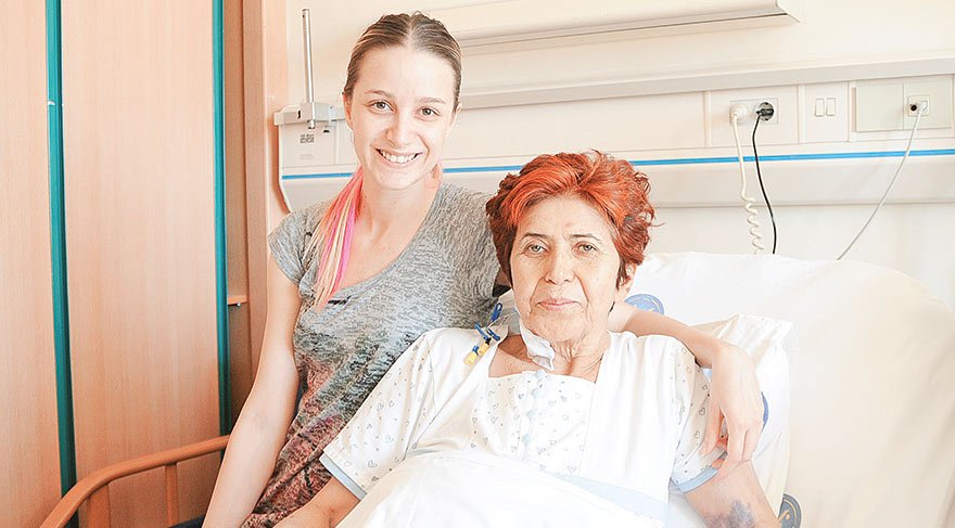 Annesine ciğerini geri verdi