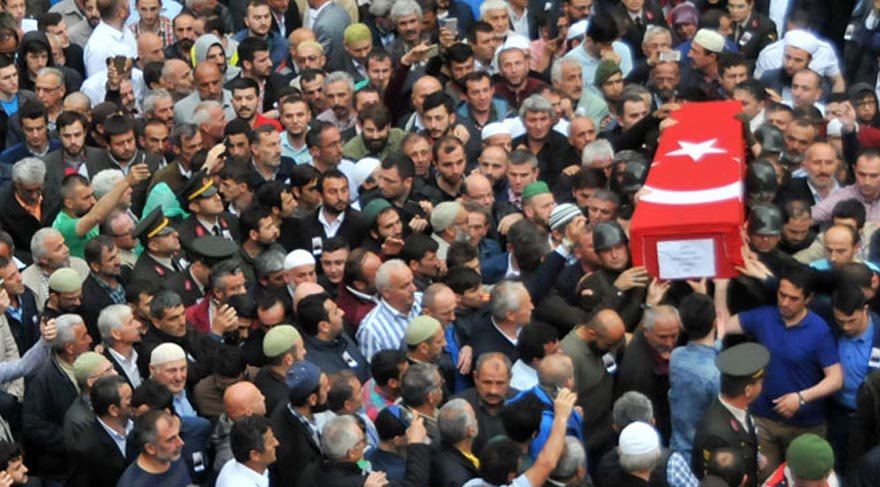 ŞEHİTLERİMİZİ ONBİNLER UĞURLADI!