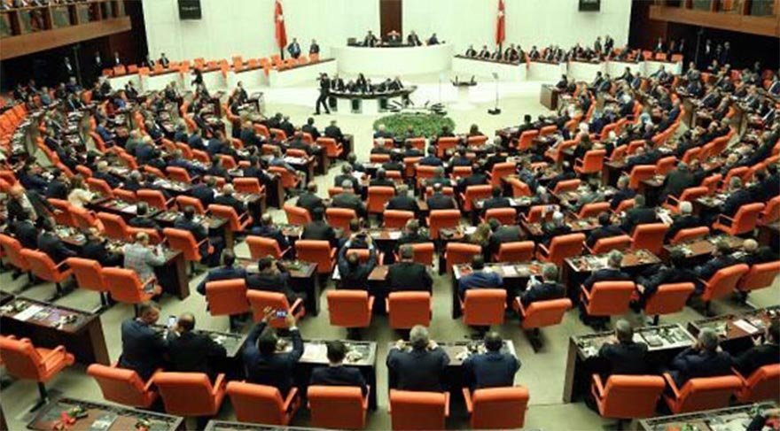 Son dakika... Meclis'te Enis Berberoğlu tepkisi