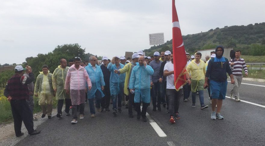 Yağmur altında Adalet Yürüyüşü