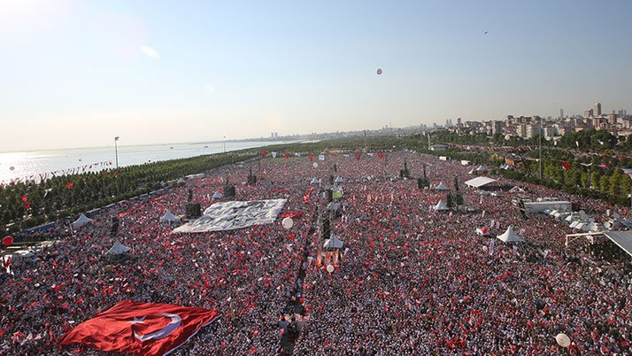 Valilik Melih Gökçek’i geçti