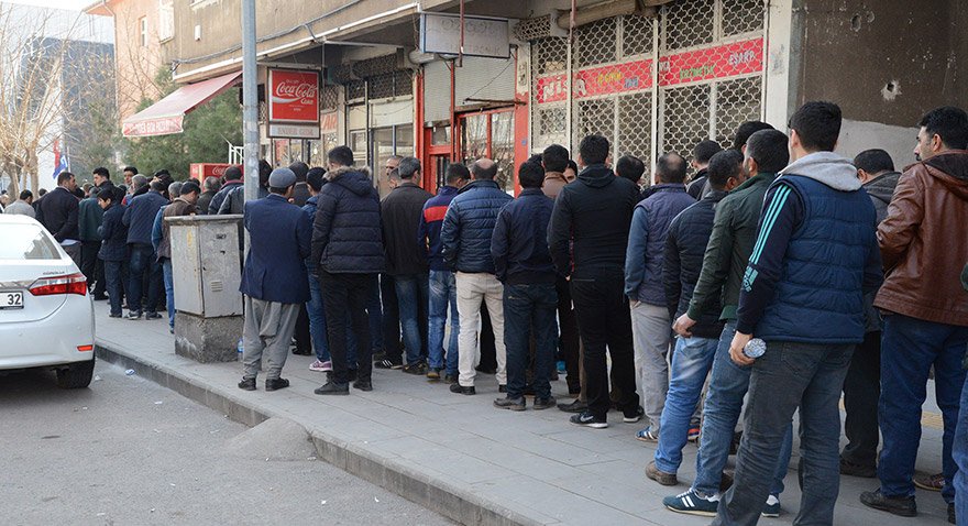 Yüz binlerce kişi işsiz kaldı