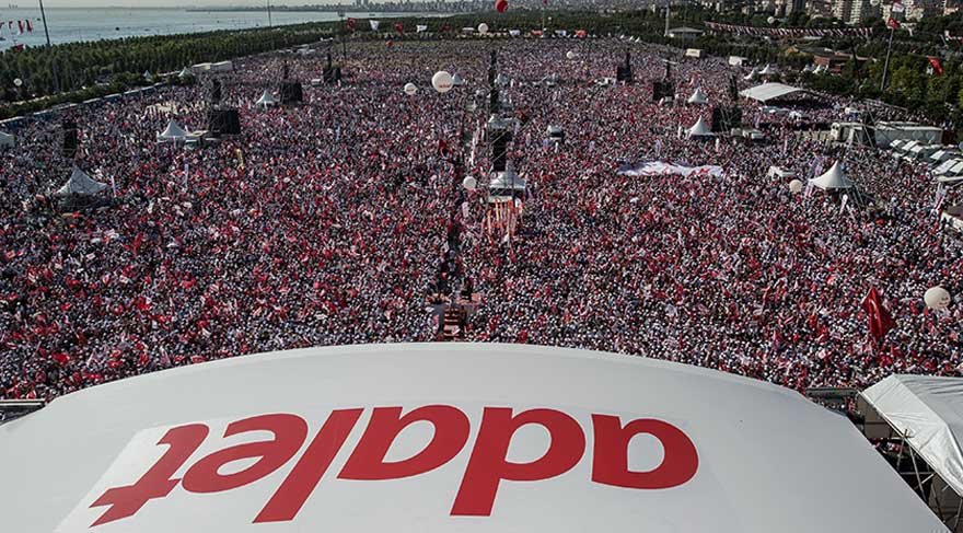 Adalet Mitingi’ne kaç kişi katıldı? Harita ve Kadastro Mühendisleri Odası alanın büyüklüğünü ve mitinge katılım sayısını açıkladı