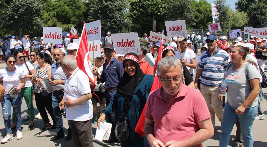 Bostancı’da toplananlar Maltepe’ye yürüyüşe geçti