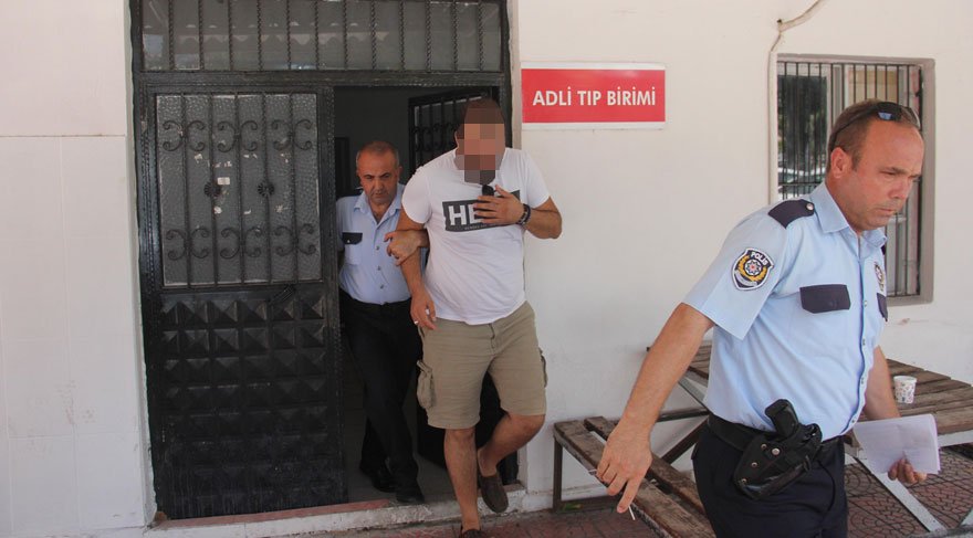 ‘Hero’ tişörtlü öğrenciye sınav çıkışı gözaltı