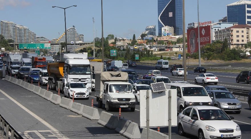 Komunist Parti’den çağrı: Dinsiz olun!