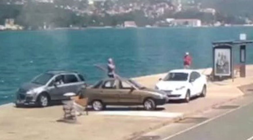 Sarıyer’de otomobilin denize uçma anı kamerada
