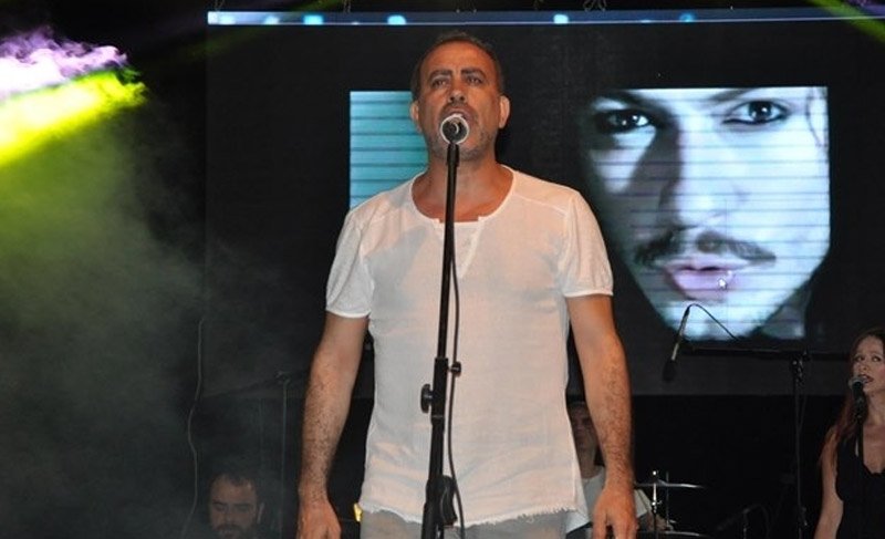 Sanatçı Haluk Levent, Barış Akarsu anısına sahneye çıktı