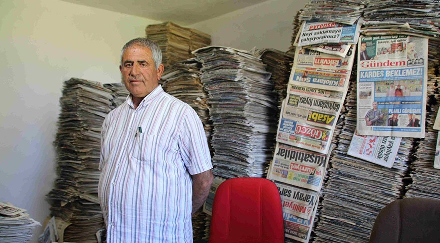 Okuduğu gazeteleri 48 yıldır biriktiriyor
