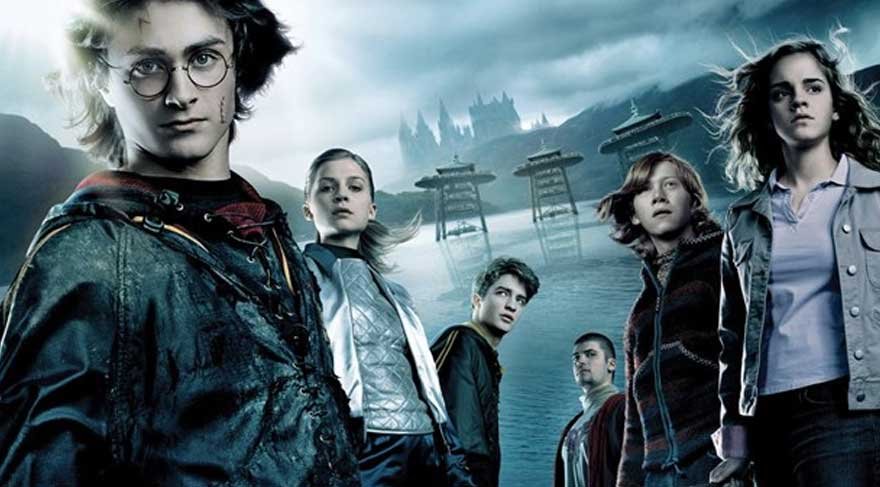 İlki 16 yıl önce yayınlanan Harry Potter serisi milyonlarca insanı peşinden sürükledi. İlk filmi izleyenler o günden çok farklı görünümlere sahipler... Kimi büyüdü, kimi tarz değiştirdi.
