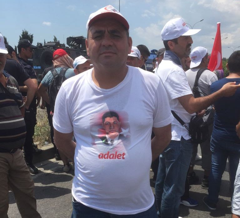 FOTO:SÖZCü- Adalet Yürüyüşü'nde 15 Temmuz Şehidi Ömer Halisdemir de unutulmadı.