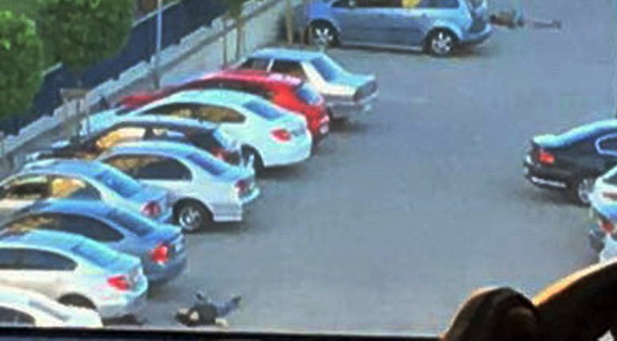 Türk Bayrağını indirmeye kalktı! Jandarma zor kurtardı